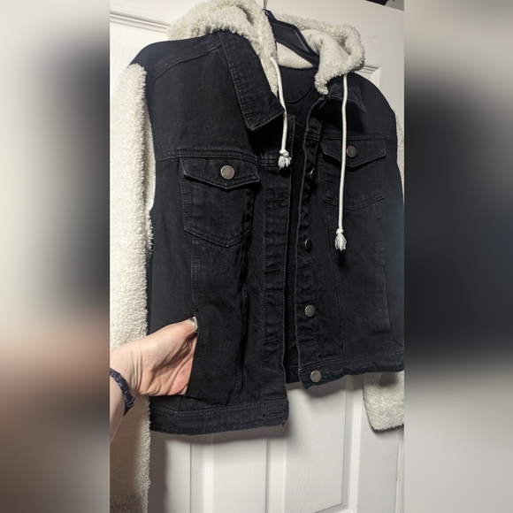 Black and White Sherpa Jean Jacket - Picture 3 of 5